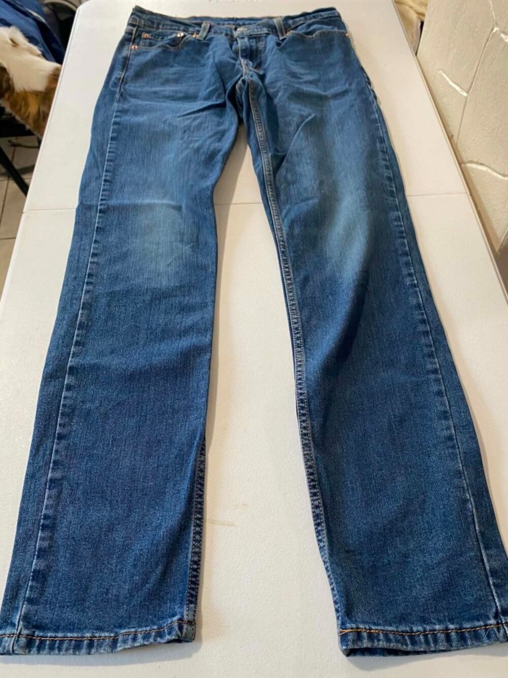 Levi's 511 Slim Fit Jeans - Medium Wash - Excellent Condition